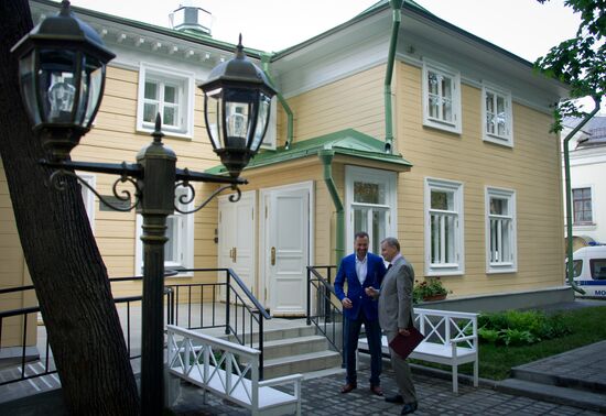 С.Собянин посетил дом-музей В.Л.Пушкина