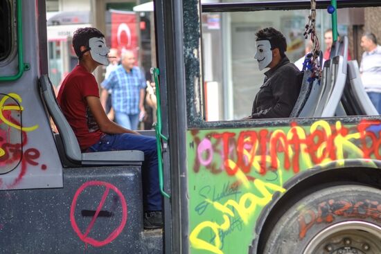 Антиправительственные выступления против исламизации Турции