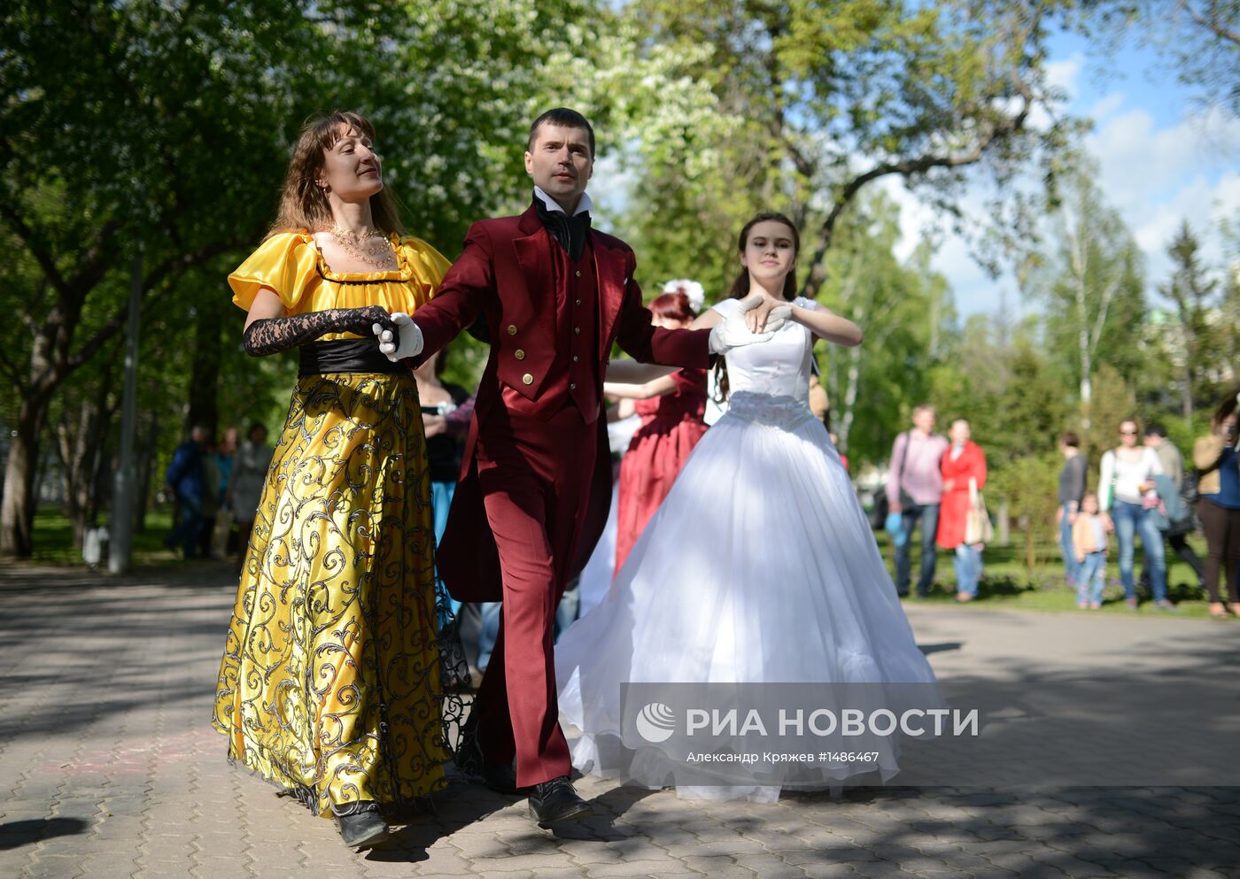 День рождения Пушкина отметили балом