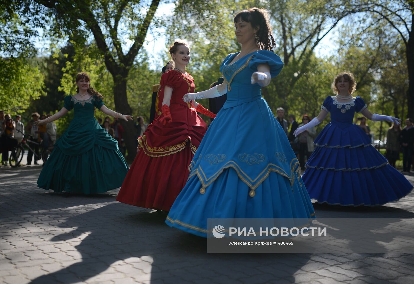 День рождения Пушкина отметили балом