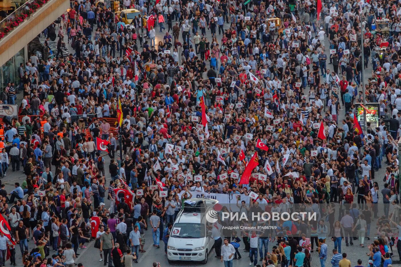 Антиправительственные выступления против исламизации Турции