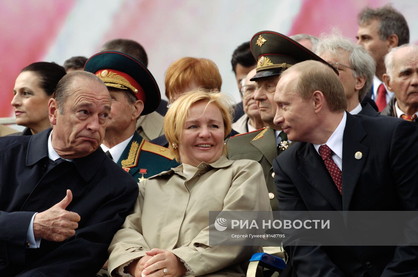 Президент РФ Владимир Путин с супругой Людмилой