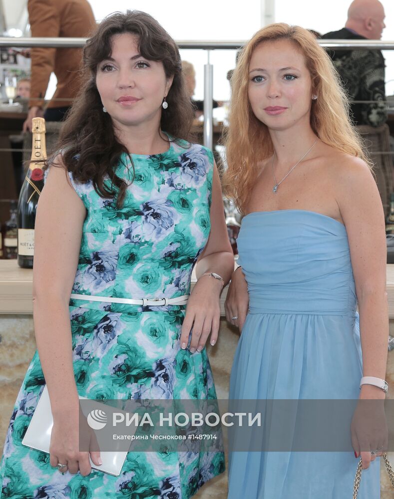 Завтрак журнала HELLO в рамках кинофестиваля "Кинотавр"