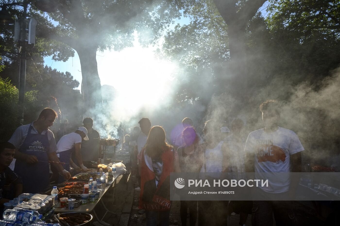 Протестующие на площади Таксим в Стамбуле