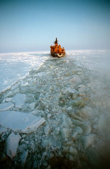 ЛЕДОКОЛ КАРСКОЕ МОРЕ 