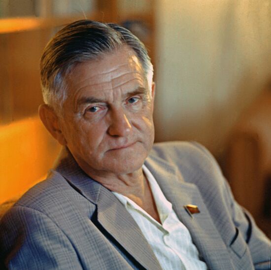 АНТОНОВ АВИАКОНСТРУКТОР