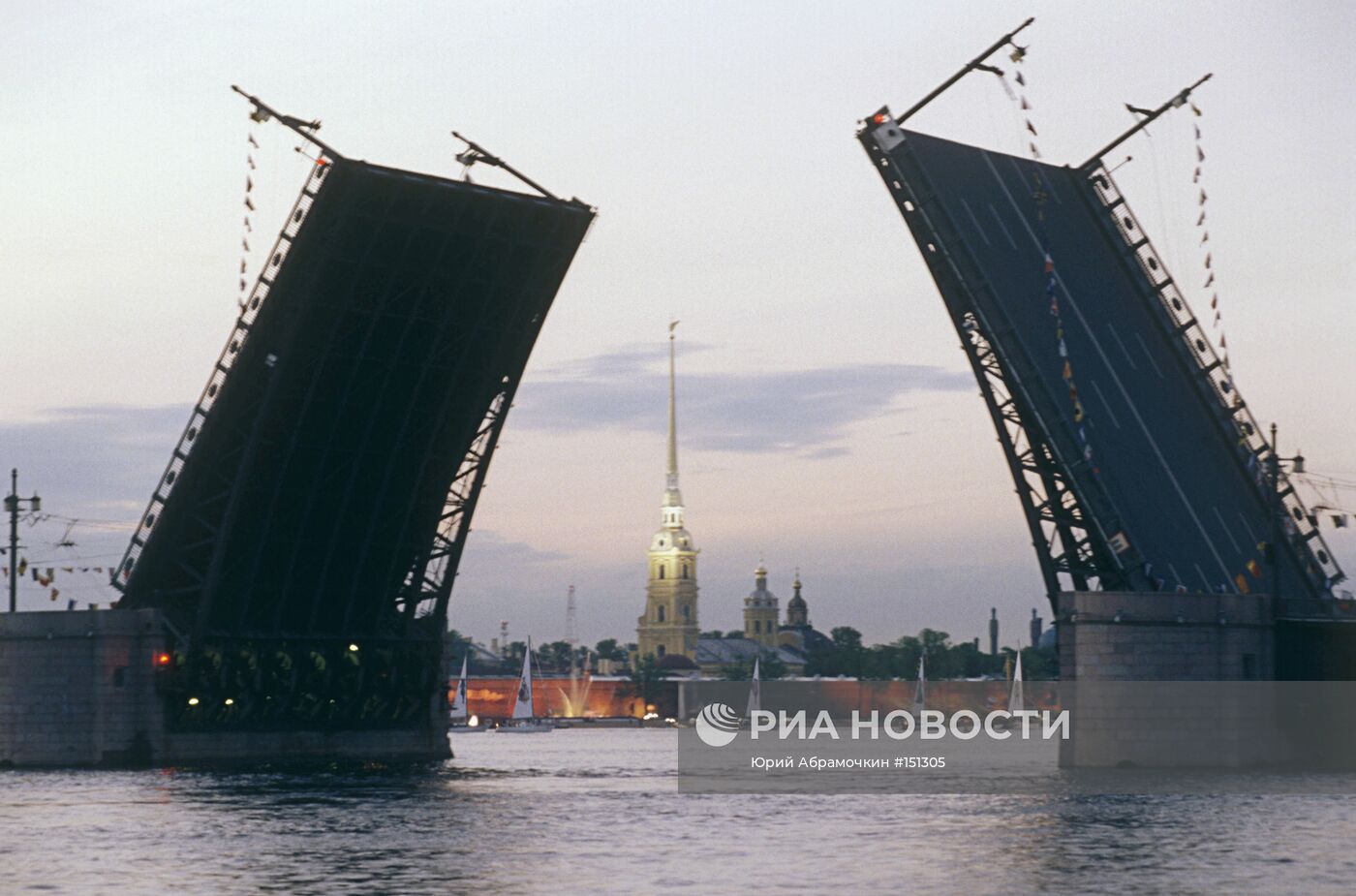 САНКТ-ПЕТЕРБУРГ ДВОРЦОВЫЙ МОСТ ПЕТРОПАВЛОВСКАЯ КРЕПОСТЬ