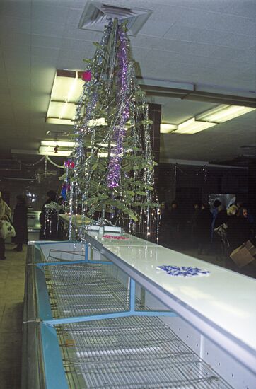 Прилавки магазинов в 1991 году