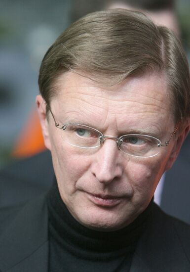С.ИВАНОВ