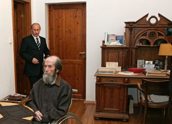 Александр Солженицын и Владимир Путин