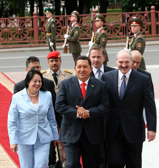 Александр Лукашенко, Уго Чавес
