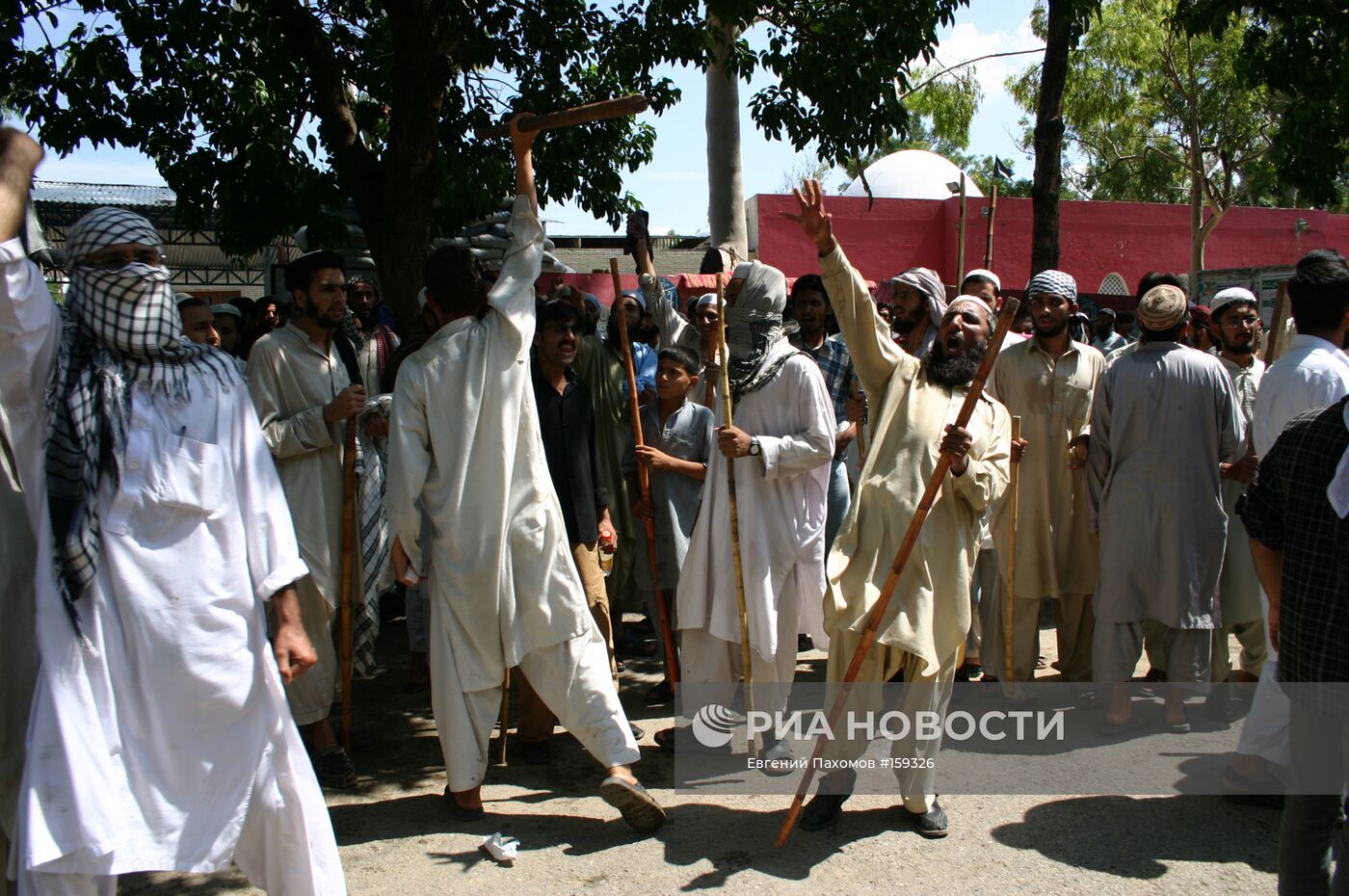 РАДИКАЛЬНЫЕ ИСЛАМИСТЫ В ИСЛАМАБАДЕ