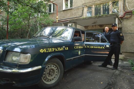 СУДЕБНЫЕ ПРИСТАВЫ