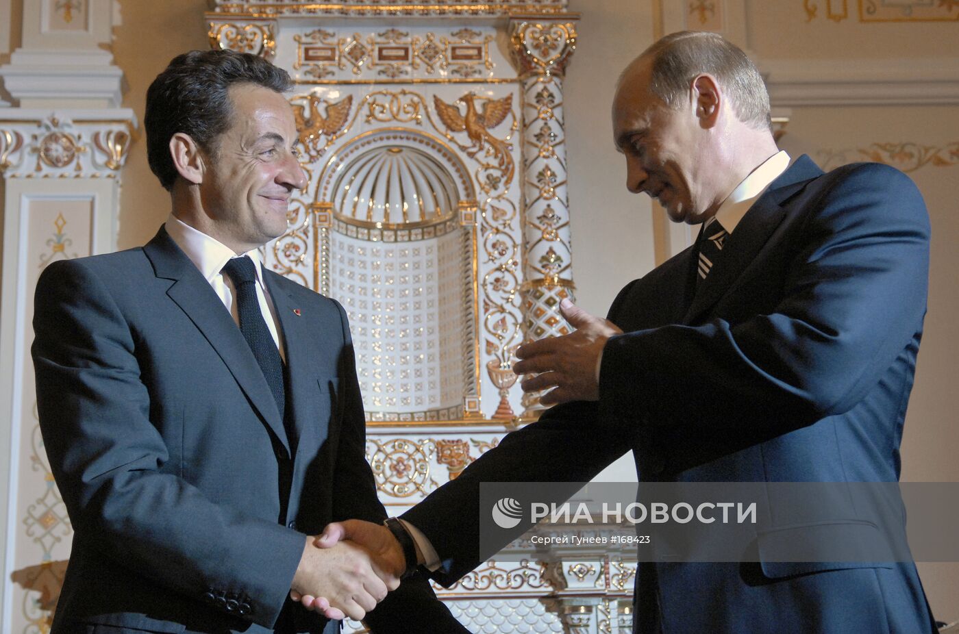 Президенты Франции Николя Саркози и России Владимир Путин 