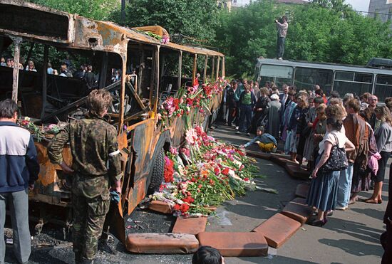 ПУТЧ ЗАЩИТНИКИ "БЕЛОГО ДОМА" ГИБЕЛЬ ПАМЯТЬ 