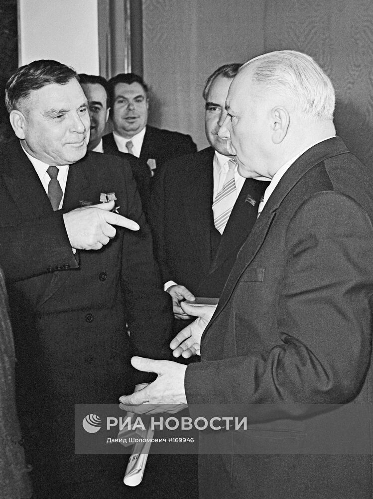 ВОРОШИЛОВ ДЕПУТАТЫ ВС СССР ЗАСЕДАНИЕ