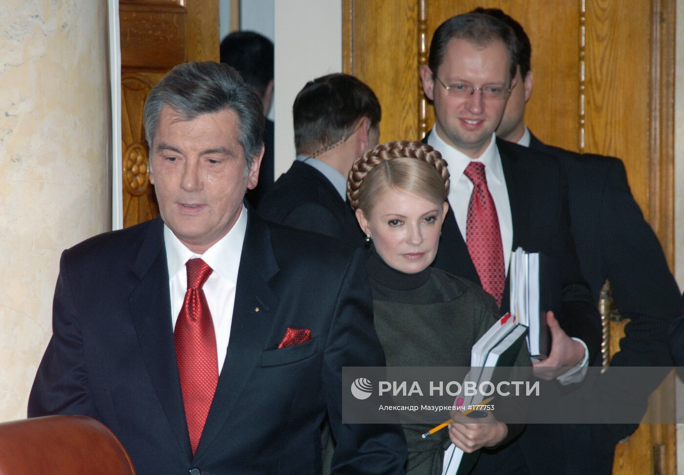 В.Ющенко, Ю.Тимошенко, А.Яценюк