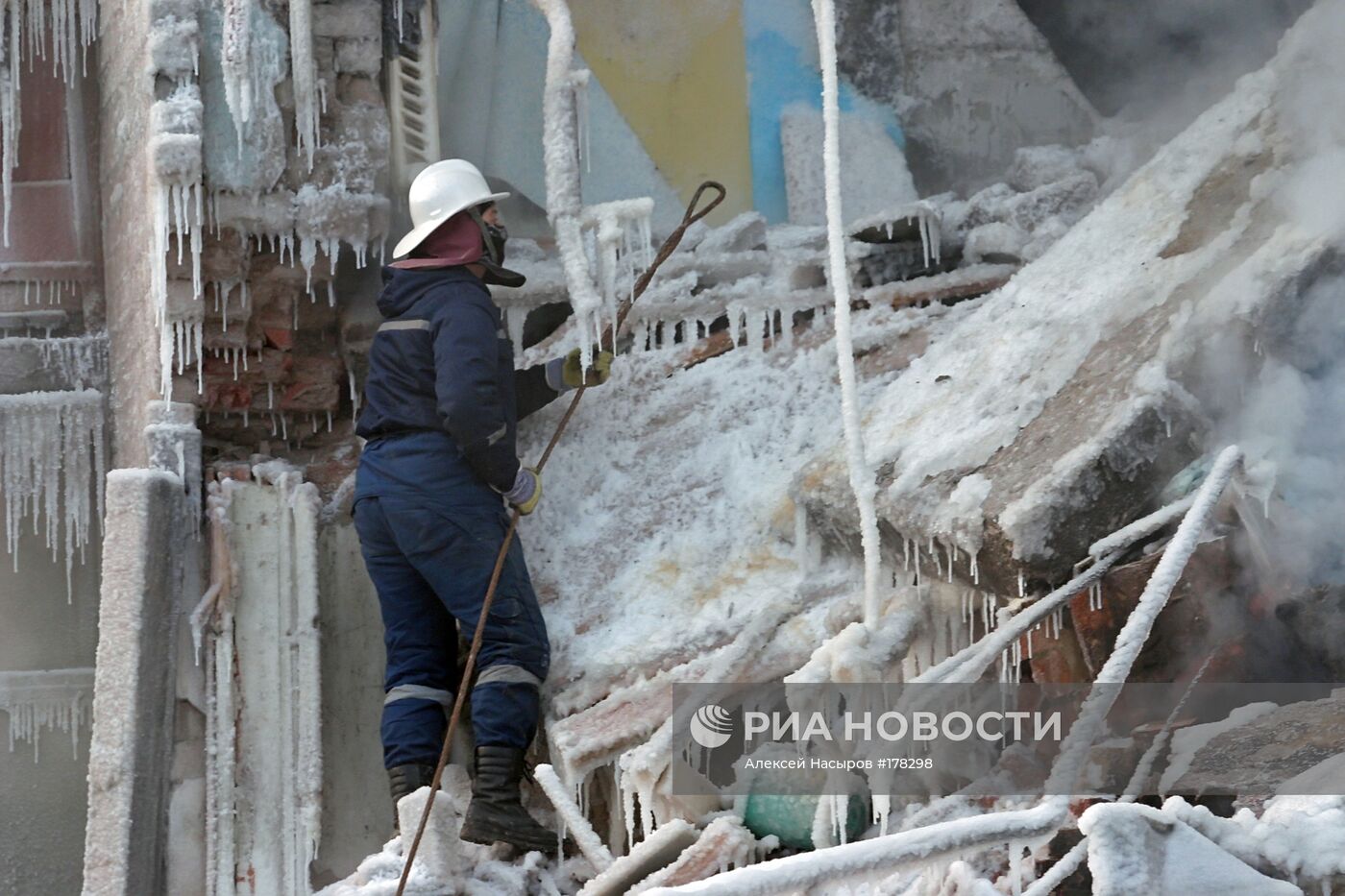 От взрыва газа обрушился подъезд жилого дома в Казани | РИА Новости  Медиабанк