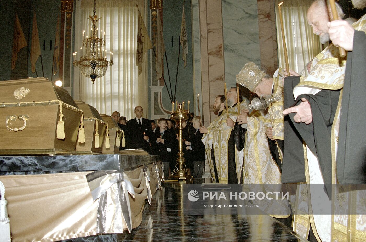 Церемония захоронения останков Николая II