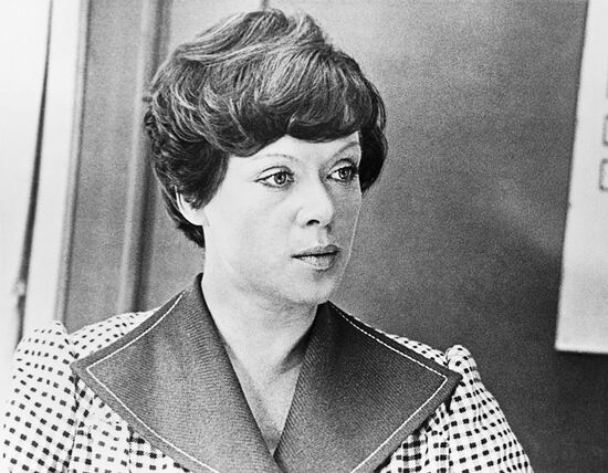 Алиса Фрейндлих в фильме "Служебный роман"