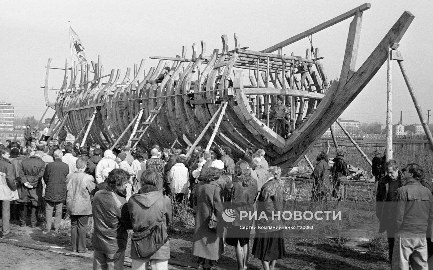 САНКТ-ПЕТЕРБУРГ ЖИТЕЛИ СТРОИТЕЛЬСТВО ФРЕГАТ "ШТАНДАРТ"