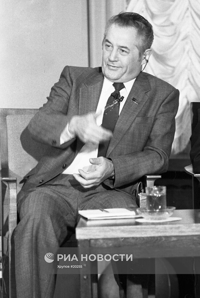 ТЕЛЕВИДЕНИЕ ТЕЛЕМОСТ МОСКВА-ВАШИНГТОН ЛАПТЕВ