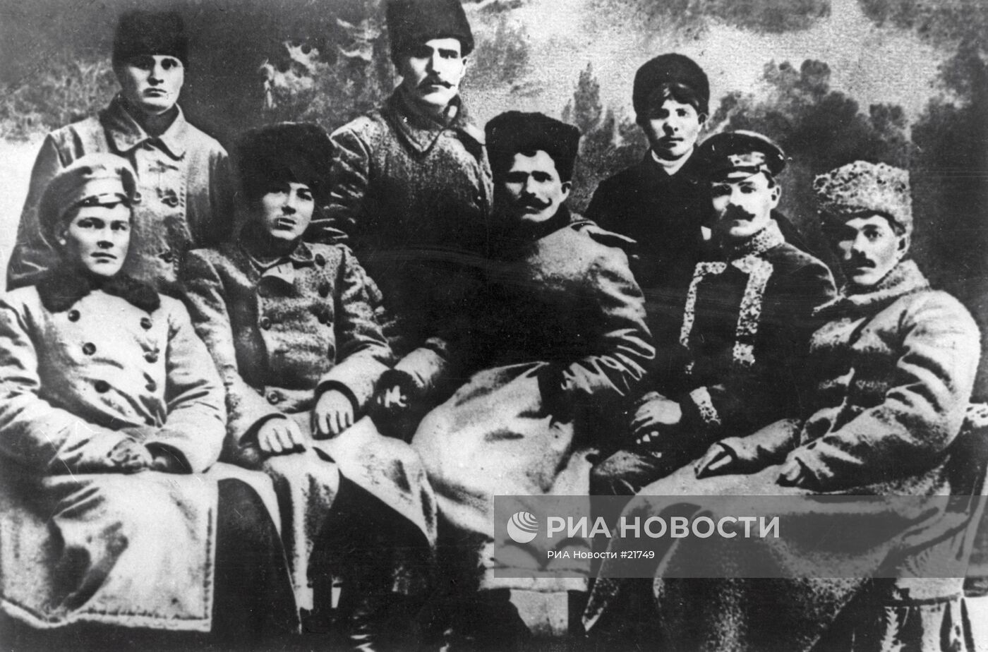Василий Чапаев с боевыми командирами
