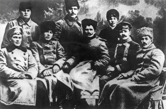 Василий Чапаев с боевыми командирами