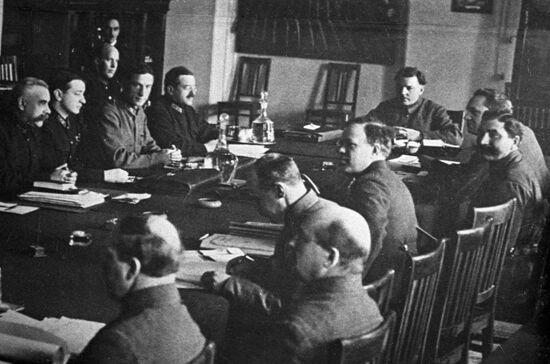 БУДЕННЫЙ ВОРОШИЛОВ РЕВВОЕНСОВЕТ