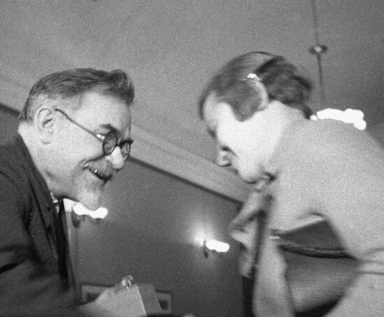 ПЕТРОВСКИЙ РАБОТНИЦА ОРДЕН