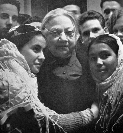 КРУПСКАЯ КОМСОМОЛКИ УЗБЕКИСТАН