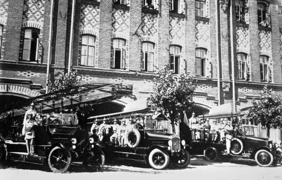 ПОЖАРНЫЕ МАШИНЫ ПОЖАРНЫЕ