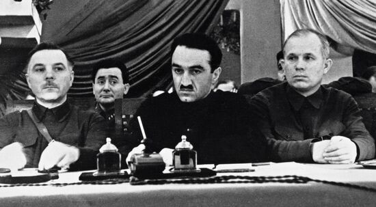 Никита Хрущев, Анастас Микоян, Климент Ворошилов