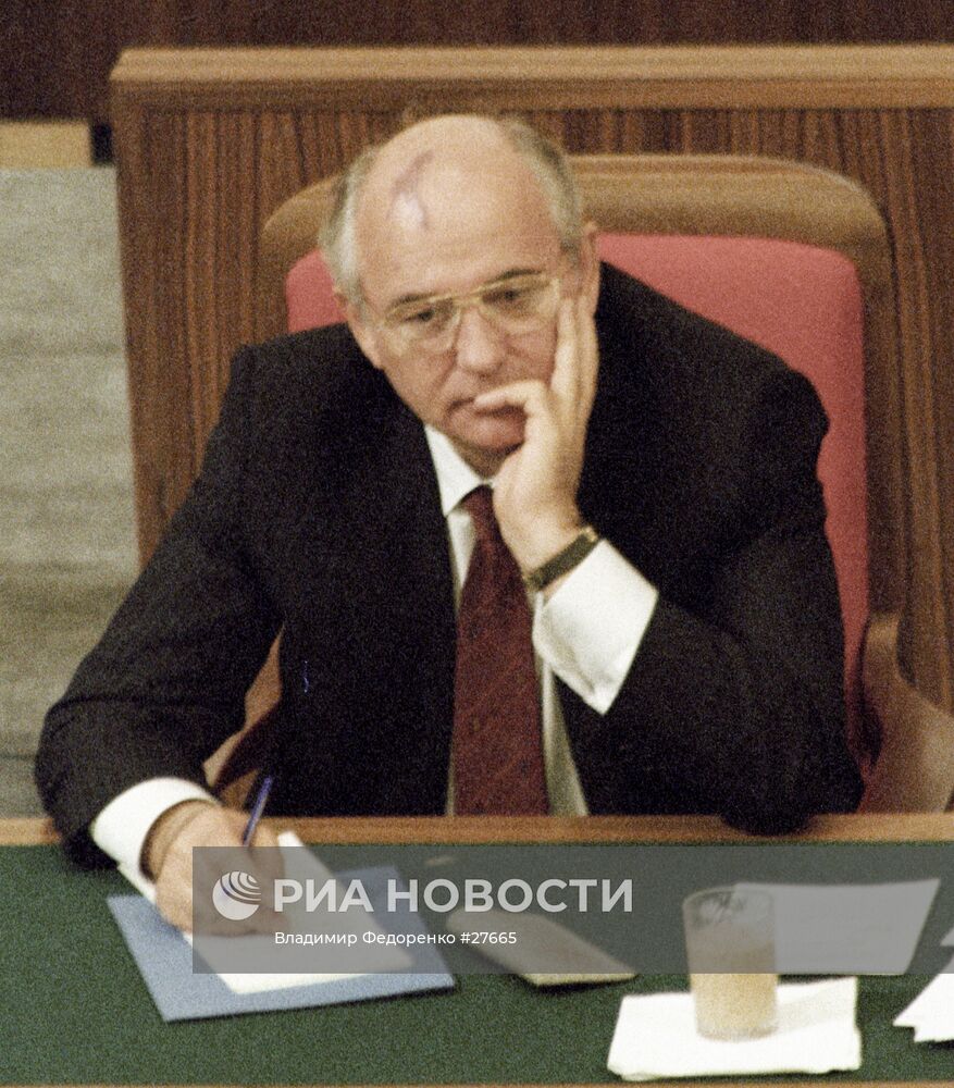 Михаил Горбачев