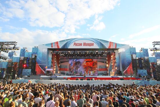 Праздничный концерт на Красной площади в Москве