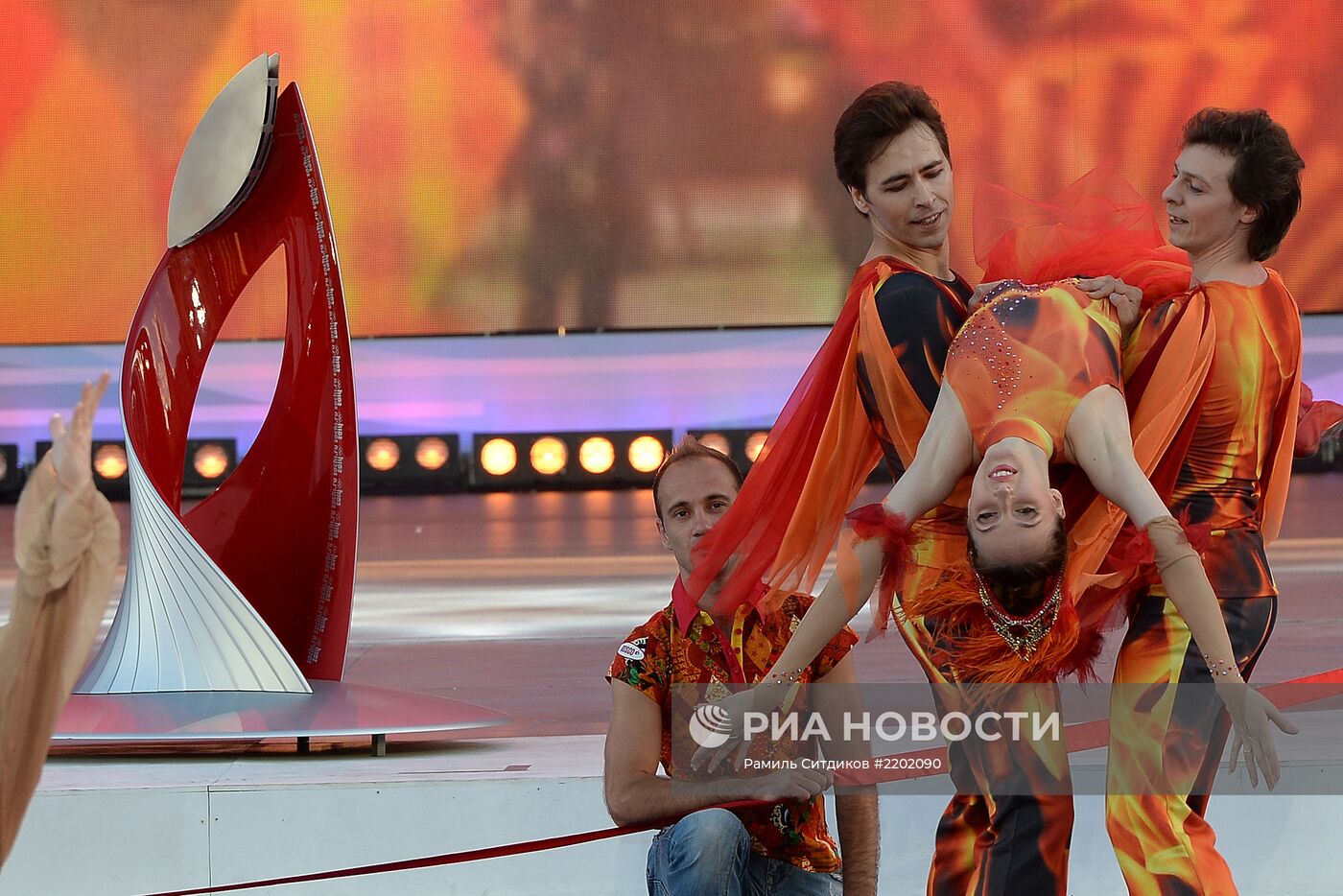 В Москве представили чашу олимпийского огня