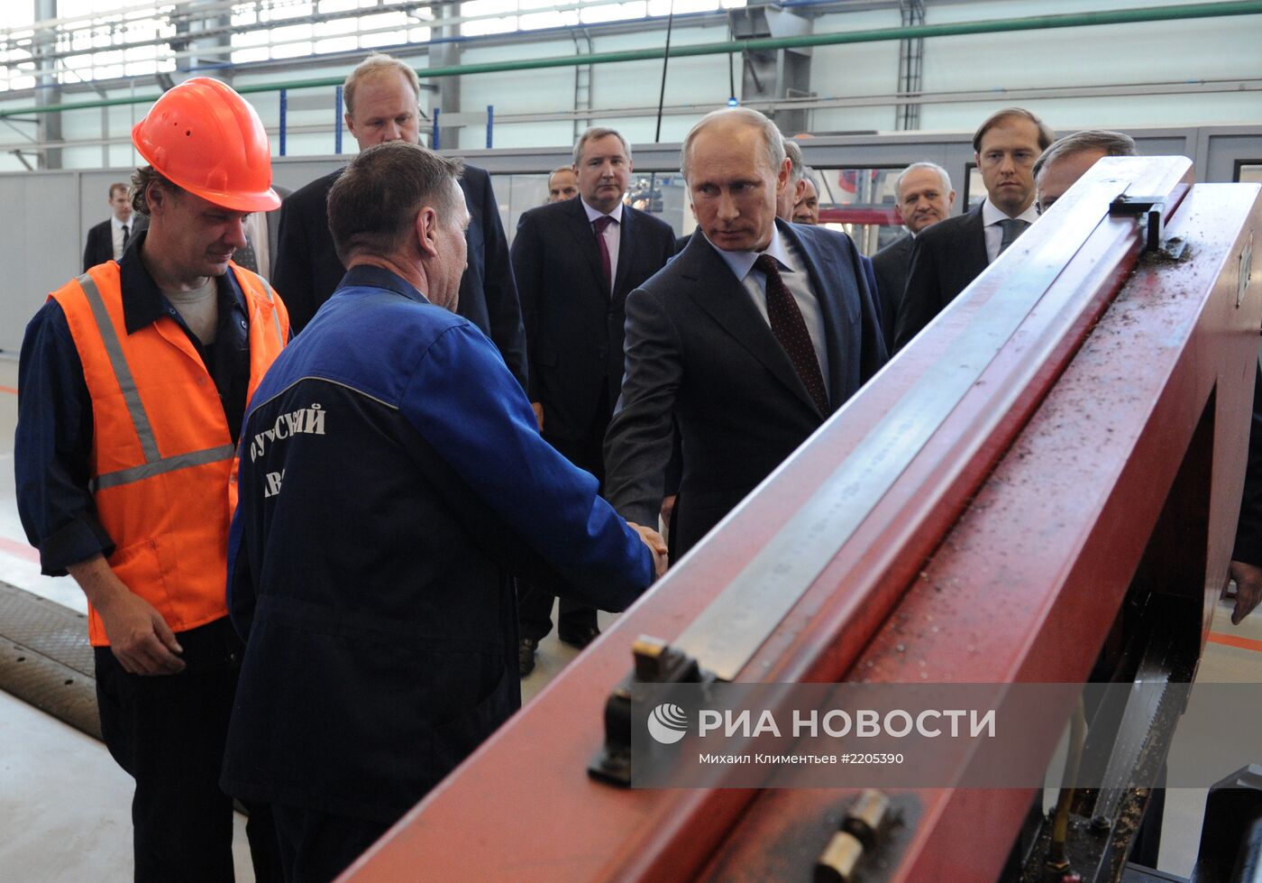 В.Путин посетил ОАО "ГОЗ Обуховский завод"