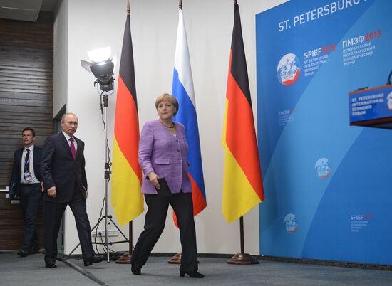 Пресс-конференция В.Путина и А.Меркель