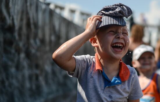 В Москве установилась жаркая погода