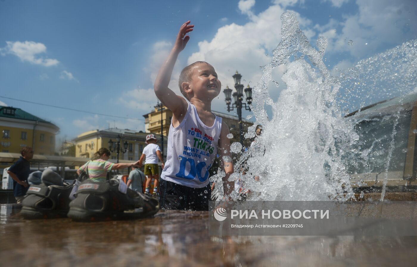 В Москве установилась жаркая погода