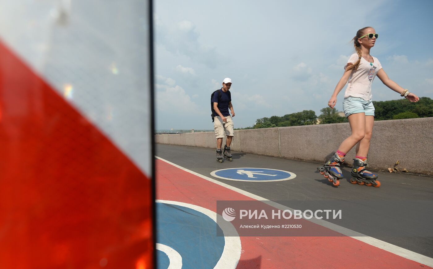 Велодорожки на Фрунзенской набережной в Москве