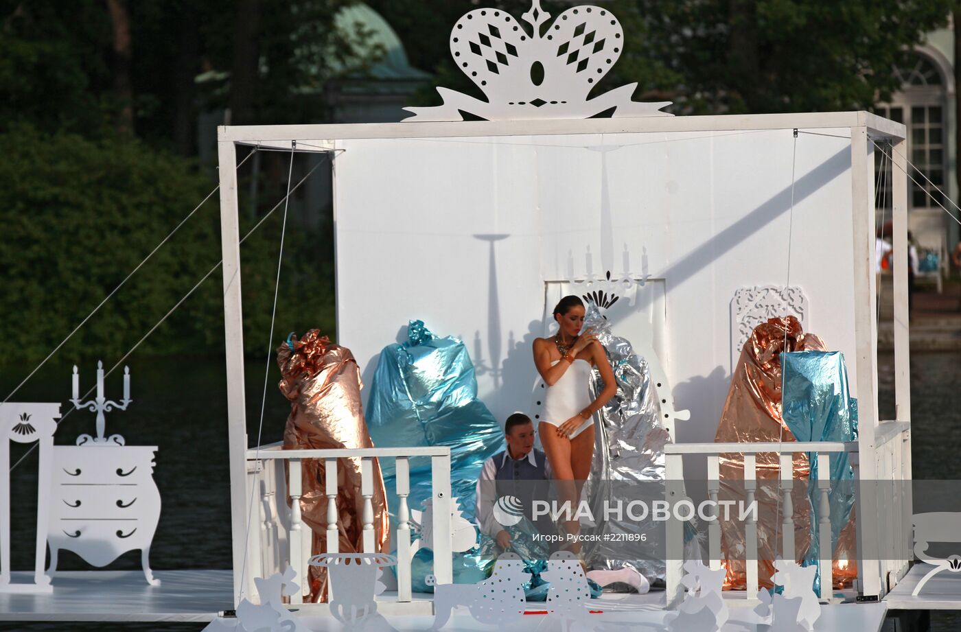 Театрализованное шоу "Посольские дары: страны и стили"