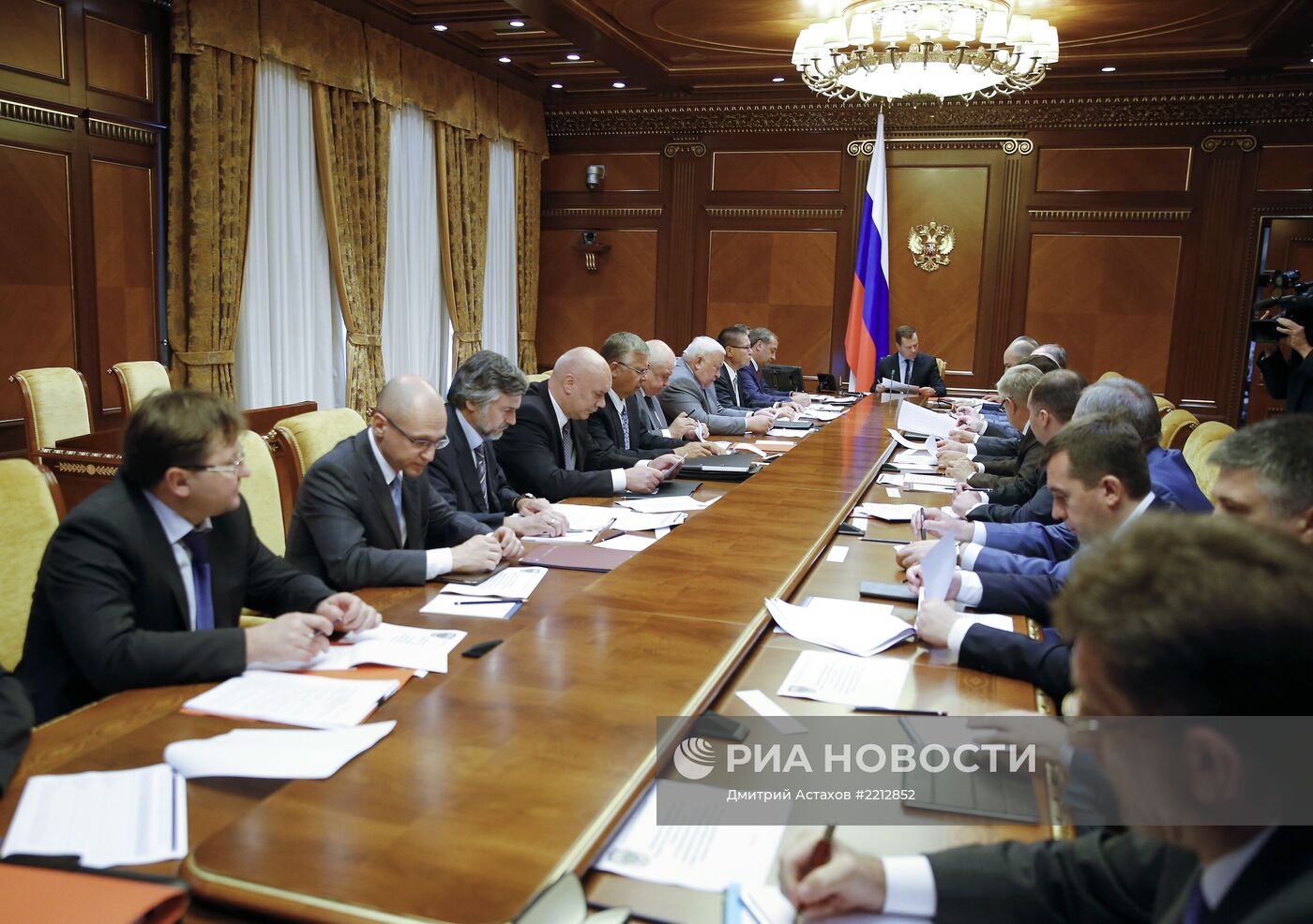 Д.Медведев провел совещание в подмосковной резиденции "Горки"