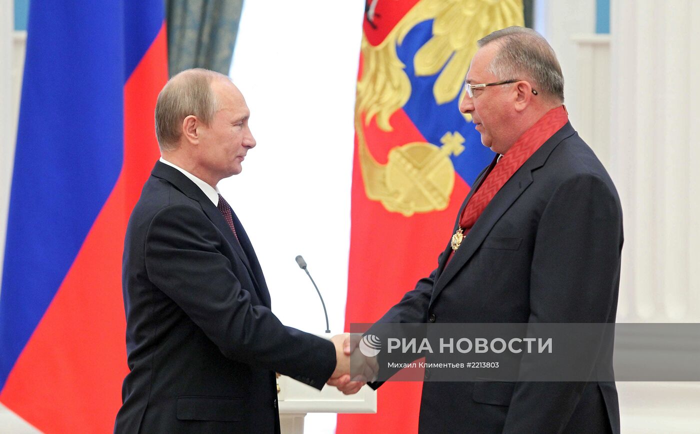 В.Путин вручил государственные награды