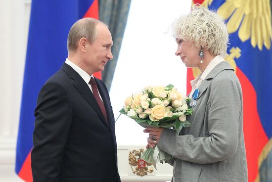 В.Путин вручил государственные награды