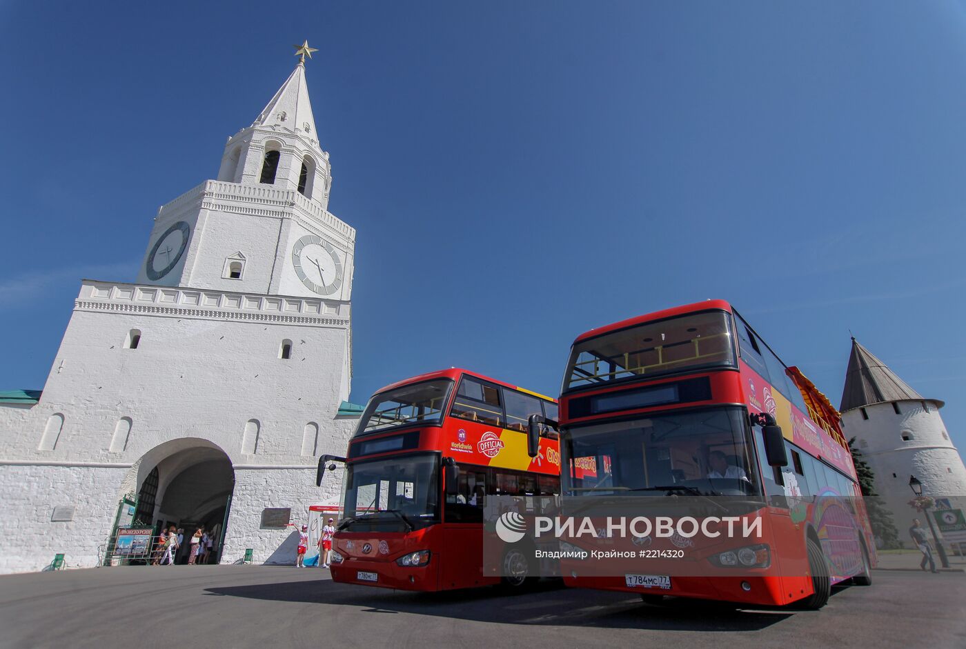 Двухэтажные автобусы вышли на маршруты в Казани