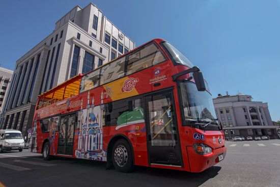 Двухэтажные автобусы вышли на маршруты в Казани