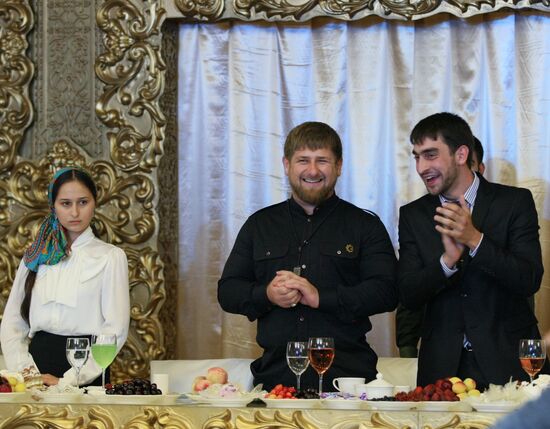 Торжественный ужин в честь лучших выпускников школ и вузов Чечни