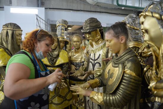 Подготовка артистов перед церемонией открытия Универсиады 2013