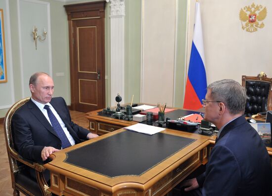 В.Путин встретился с Ю.Чайкой